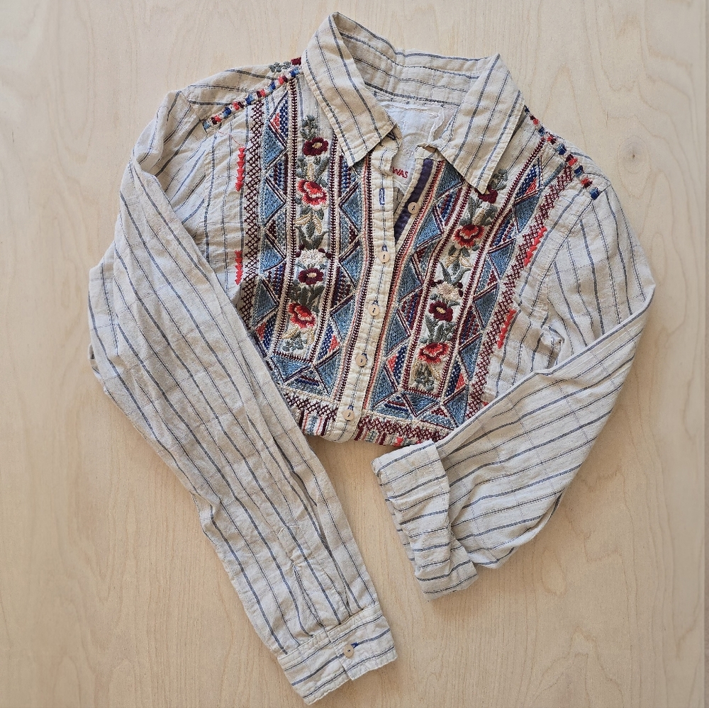 Johnny Was Womens Size Medium Long Sleeved Light Blue Striped Shirt - Bohemian